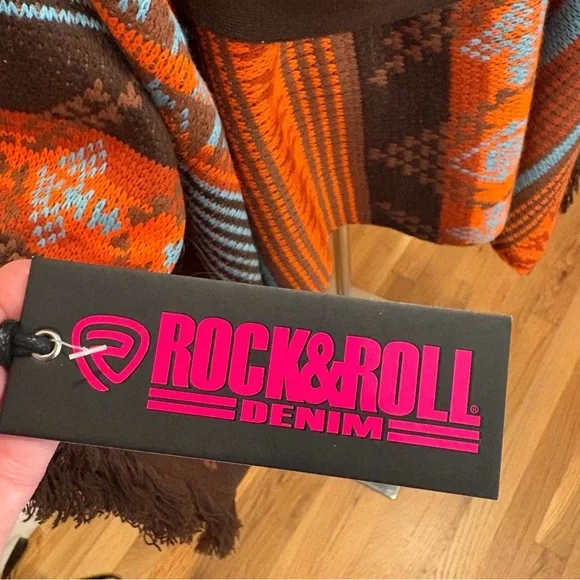 Rock & Roll Denim: Southwestern Knit Poncho Cardigan – Large/XL - Picture 8 of 9